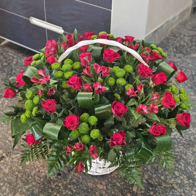 Корзина цветов Особенная