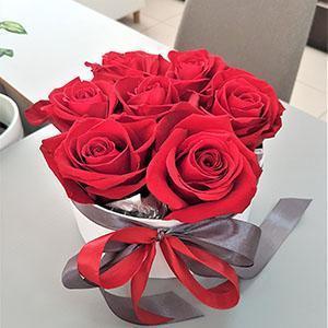 Шляпная коробка с розами "Для тебя"