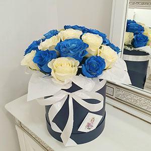 Шляпная коробка с цветами "Голубая мечта"